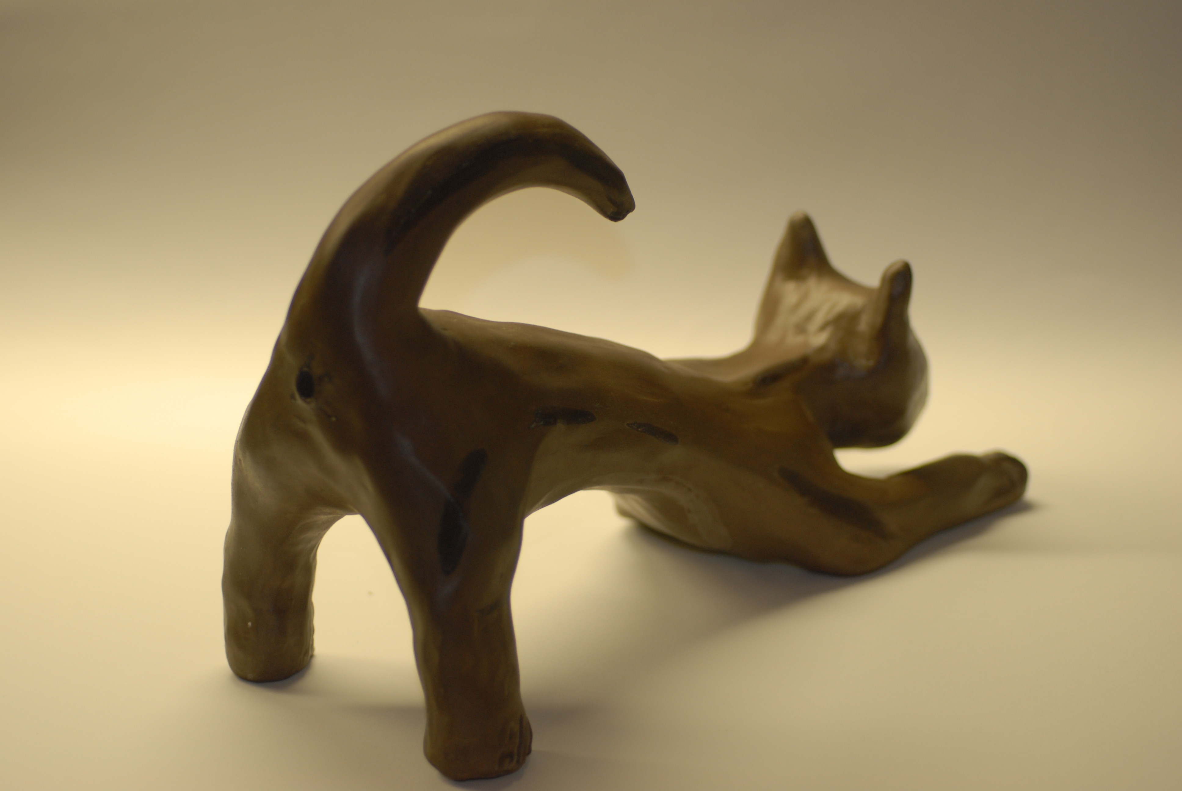 Figurine De Chat Qui S'étire Barcino – Résine Multicolore – Style Espagnol – Neuve